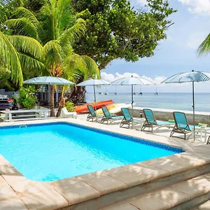 Apartment Le Nautique Beachfront, Anse Royale